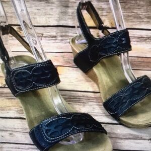 Clarks Black and Tan Sandals for Women